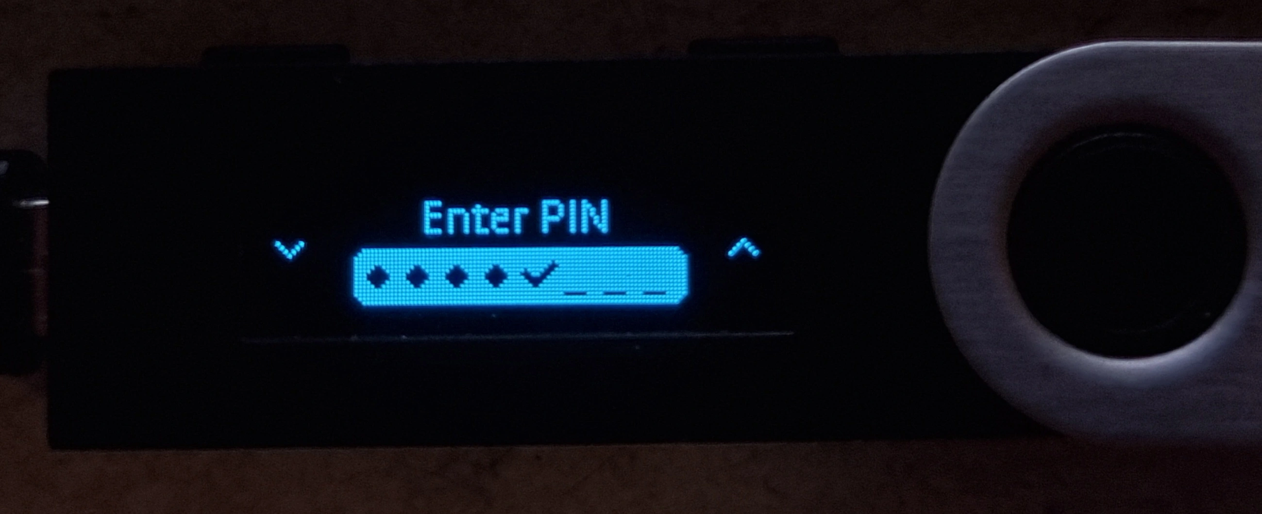 2_tezos_enter_pincode_on_ledger_device.webp